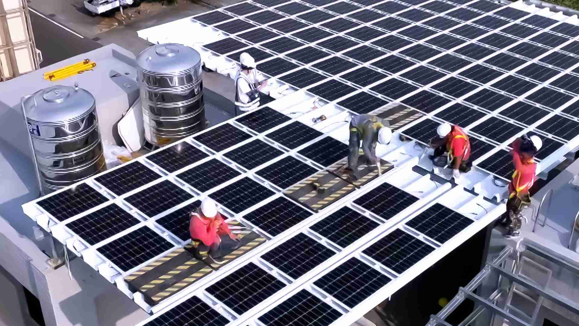 z6mg·人生就是博着力于替代能源之技术研发，，，，如光电浪板的相关制程、、、设备与产品，，，其中所开发之光电整合型浪板，，，，减少传统金属支架安装，，，，更提升耐候度，，可广泛运用于多元场域，，，并辅助建筑达到净零碳排目标