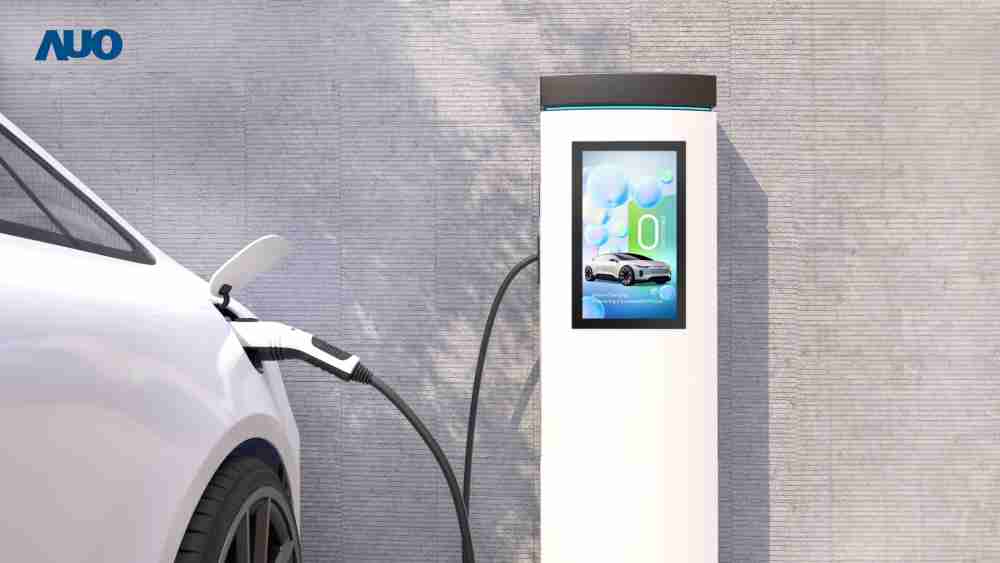 友達〝EVSE車用充電樁解決方案〞專為電動汽車充電樁設計，，具有高亮度、、克服戶外艱難環境的耐溫、、、、耐紫外線等特性，，，並搭載散熱性及擴充性強的高效能工業電腦，，，，可實現人機互動訴求，，如資訊顯示、、支付等應用